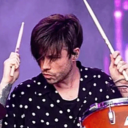 Jonny Scott, Morningside School of Music testimonial Jonny Scott, Drummer, Chvrches, over 271,000 albums sold worldwide with Chvrches, also performed with KT Tunstall, Idlewild, The Cure, The Kills & Mogwai