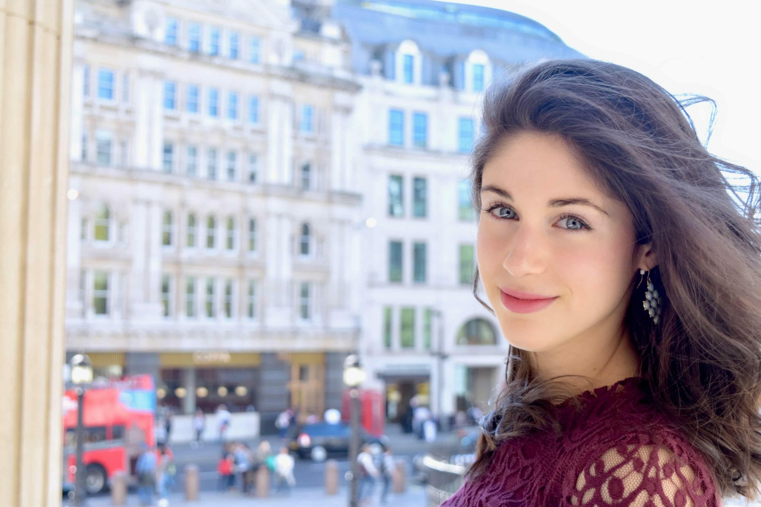 Carly Beth,Carly,Beth,Singer,Songwriter,Pianist,Guitarist,NYC,London,