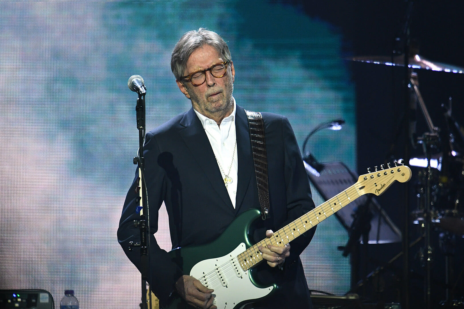 Who is the best guitarist in the world? | Morningside School of Music Best guitarist in the world,eric clapton,guitarist,guitars,electric guitar,